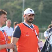 Entraîneur de rugby de clubs pros DEJEPS, BPJEPS, BREVET FÉDÉRAL et ancien joueur Pro, aide les joueurs à développer leur(s) compétence(s) dans un ou plusieurs domaines techniques
